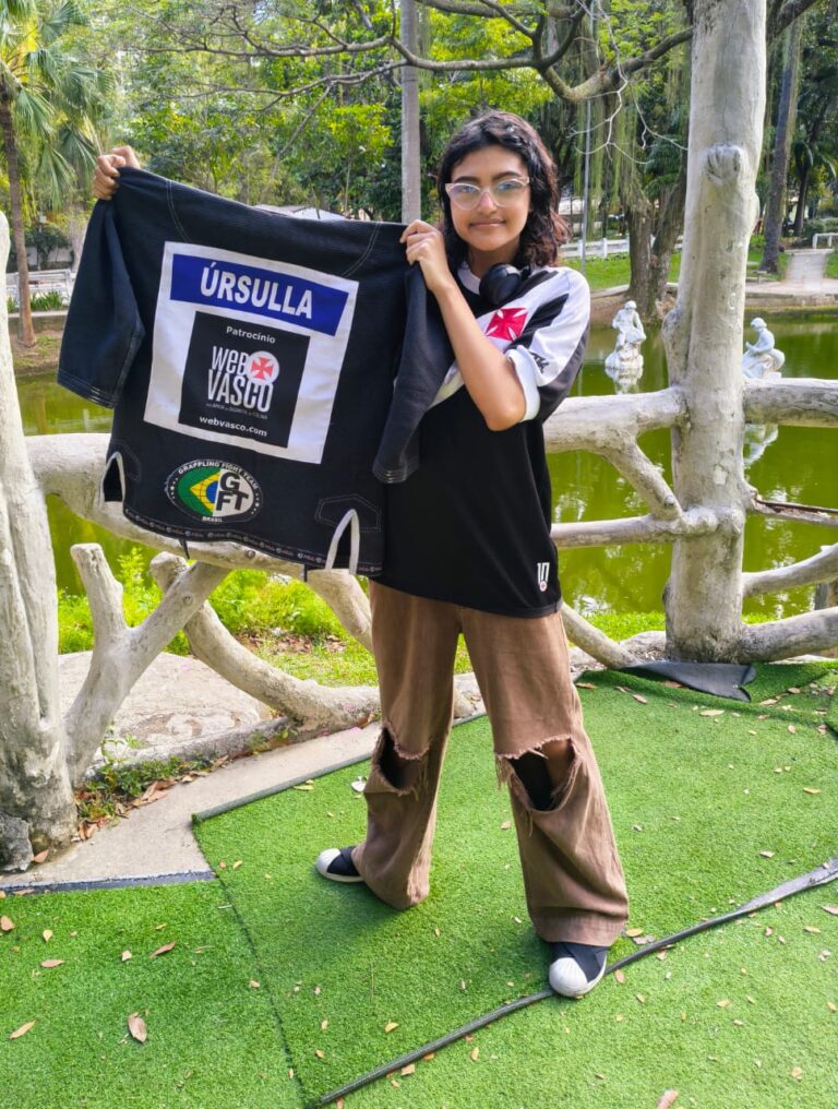 ELAS & O PROFESSOR – ÚRSULLA ROCHA